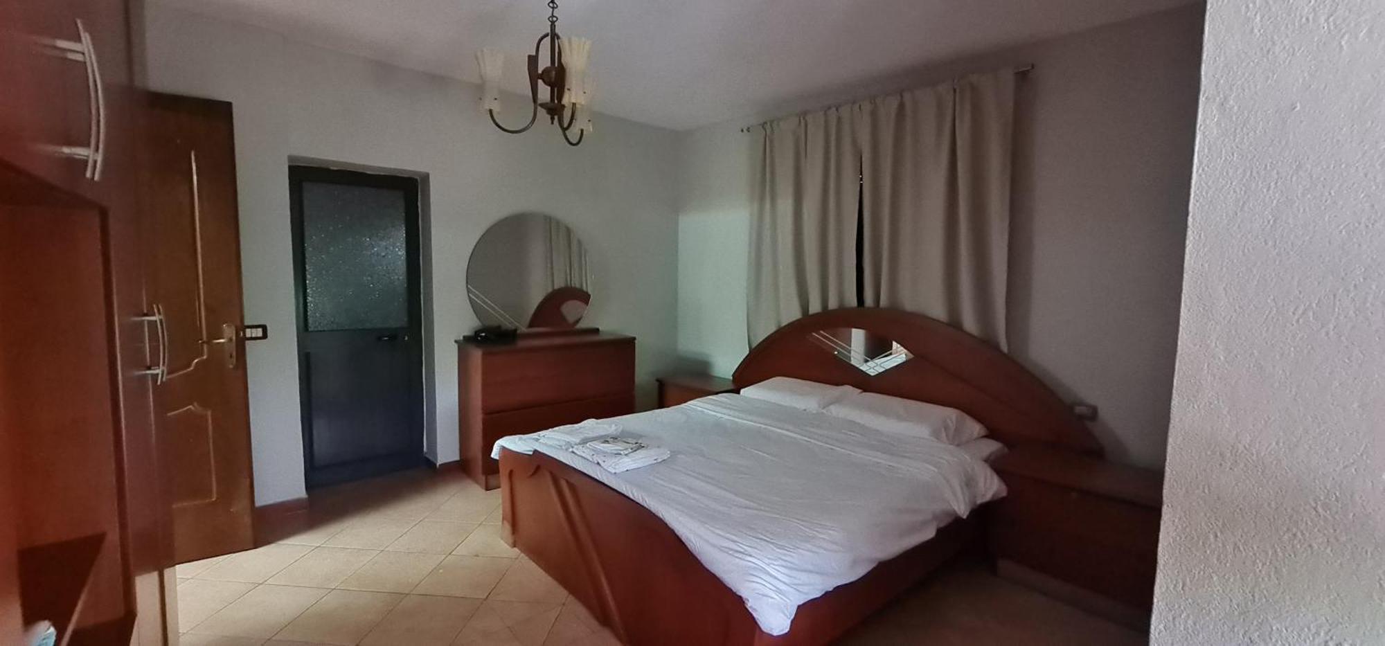 Calmly, Spacious Apartment Next To Usa Embassy Tirana Chambre photo